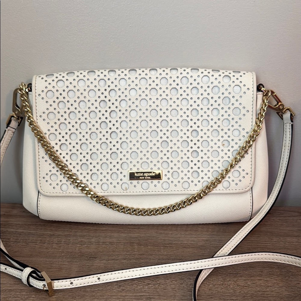 Kate Spade White Crossbody Bag with Textured Design and Gold Accents